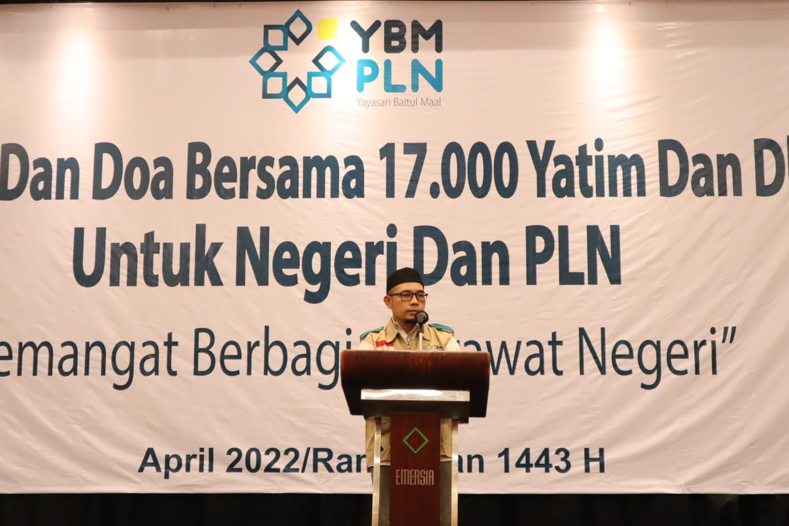 Dirut PLN memberikan sambutan dalam acara Doa Bersama Yatim dan Duafa secara serentak se Indonesia