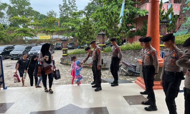 Tahun Baru Tanpa Khawatir, Polda Lampung Amankan Wisatawan di Slanik Waterpark