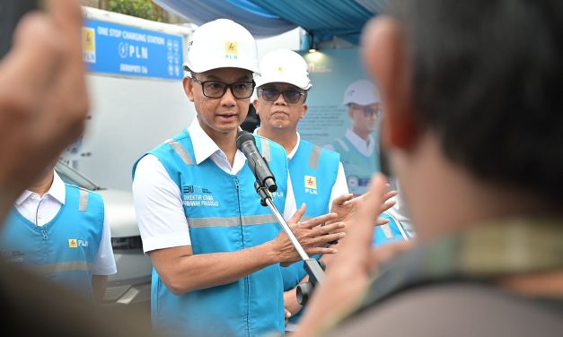 Tinjau SPKLU Bandung, Dirut PLN Pastikan Seluruh Infratruktur EV Siap Layani Masyarakat 24 Jam