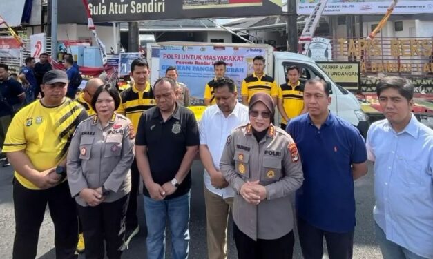 Polda Lampung Bersama Bulog Kanwil Penuhi Kebutuhan Pangan Masyarakat Bandar Lampung