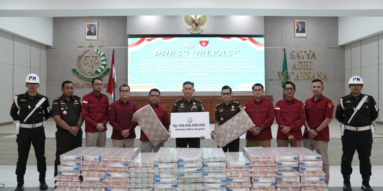 KEJATI LAMPUNG TERIMA DANA TITIPAN 100 M HASIL TIPIKOR PENGGUNAAN DAN PEMANFAATAN KAWASAN HUTAN DI PROVINSI LAMPUNG