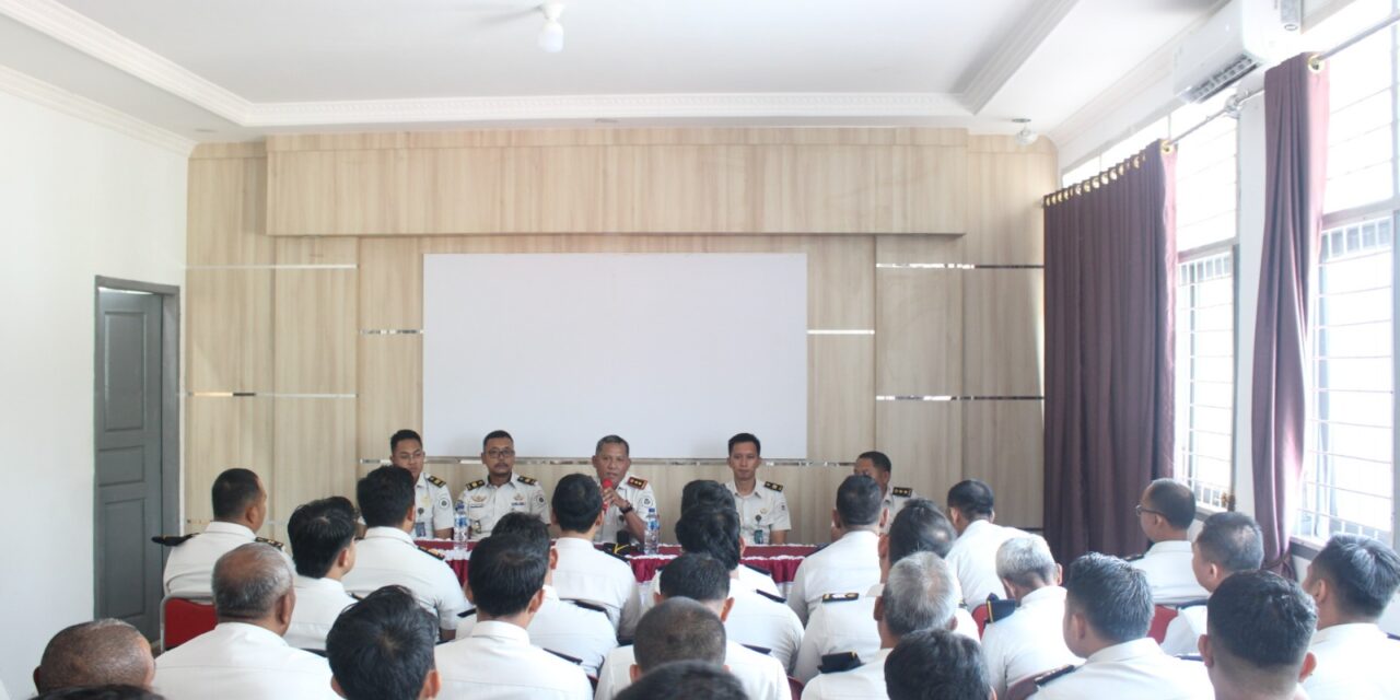 Kalapas Harijadi Internalisasikan Konsistensi dan Sinergi Pegawai dalam Rapat Perdananya