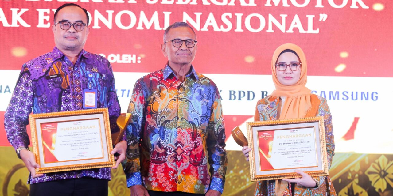 Bupati Nanda Indira Terima Penghargaan Disway Top Regional Leader Awards 2026