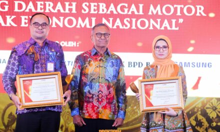 Bupati Nanda Indira Terima Penghargaan Disway Top Regional Leader Awards 2026
