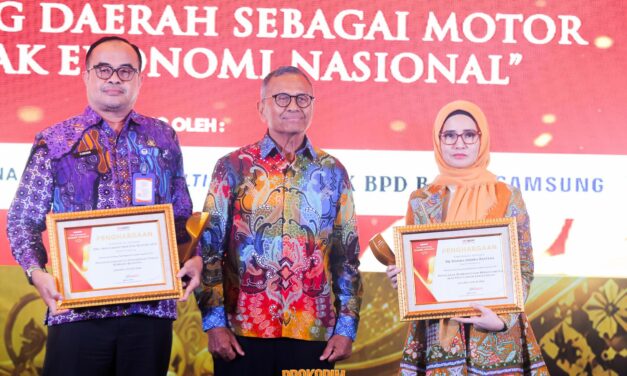 Bupati Nanda Indira Terima Penghargaan Disway Top Regional Leader Awards 2026