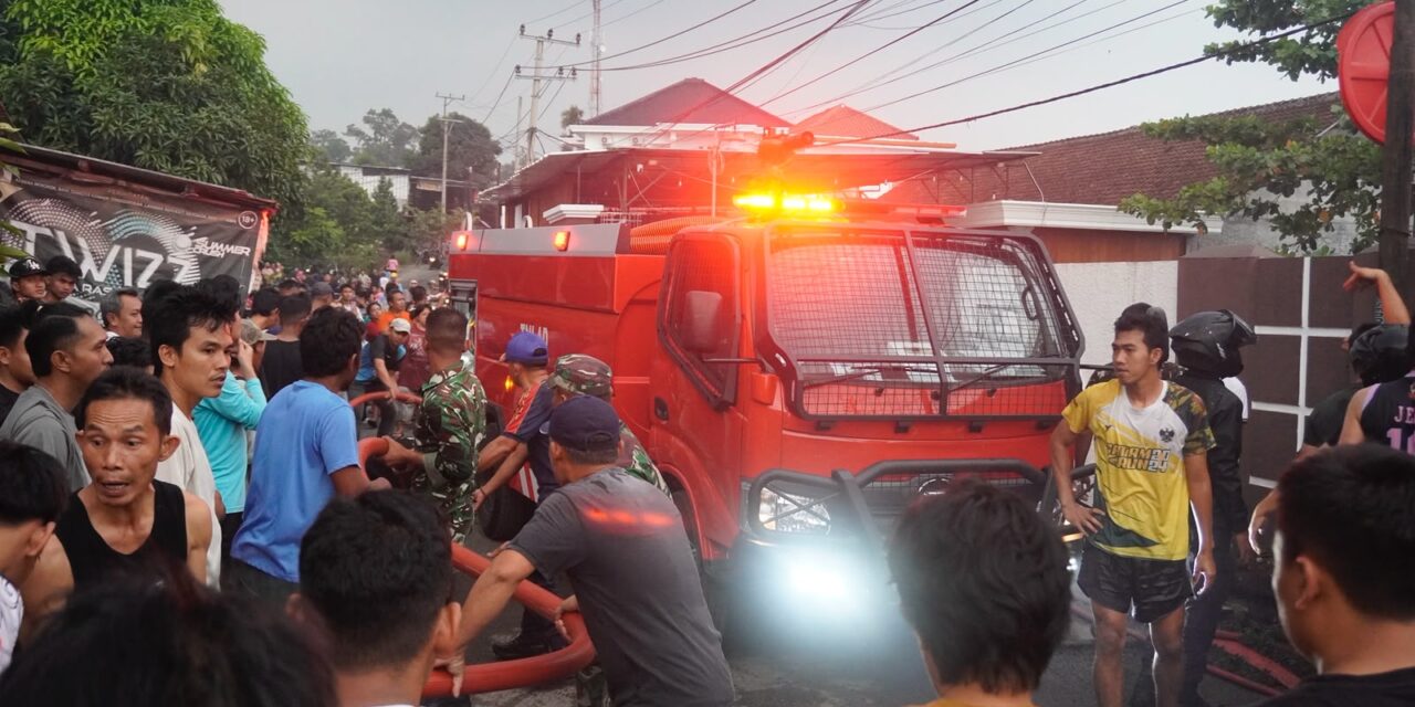 Aksi Heroik, Prajurit Yonif 945/PPC Selamatkan Permukiman Warga