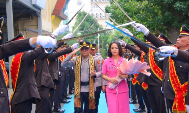 Pedang Pora Sambut Kombes Herbin Sianipar, Babak Baru Kepemimpinan di Polresta Bandar Lampung