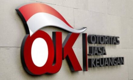 OJK BERSAMA PEMKAB PESISIR BARAT WUJUDKAN INKLUSI KEUANGAN NYATA: 150 GURU DAN TENAGA PENDIDIK TERIMA POLIS ASURANSI JIWA